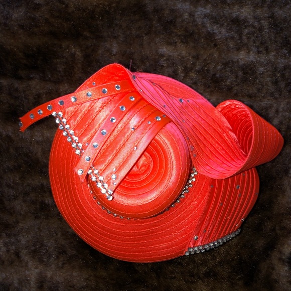 Designer Pill Box Hat - Picture 1 of 3